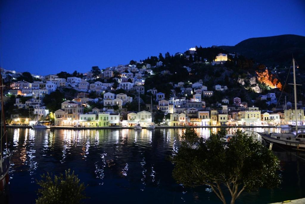 Symi Blue Port Apartment Exterior foto